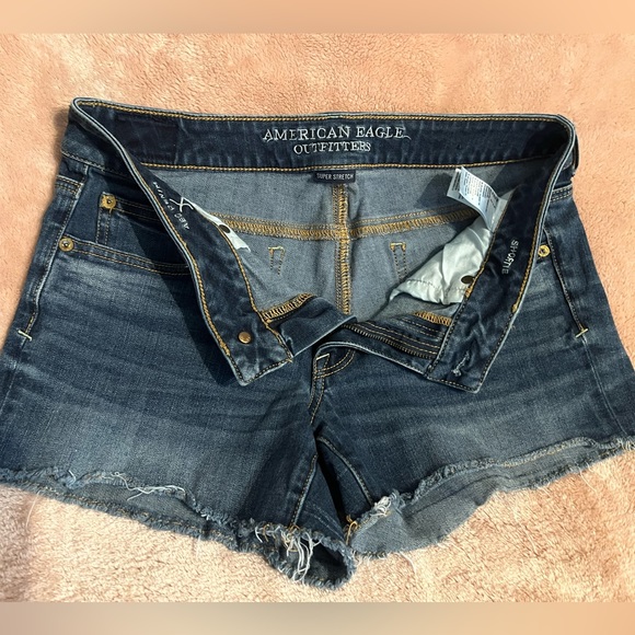 American Eagle Shorts - Picture 2 of 3